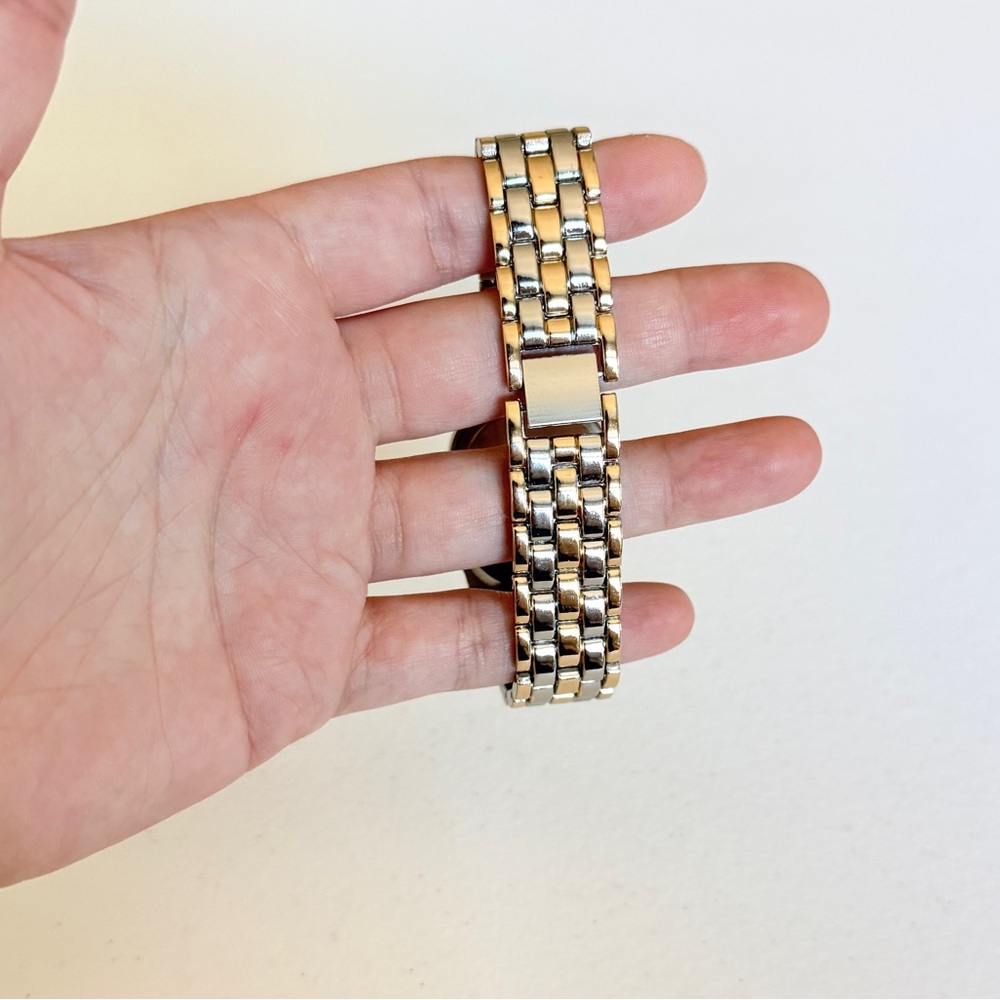 ⚜️ Gold and Silver Bracelet Watch with Green Dial - Picture 6 of 9